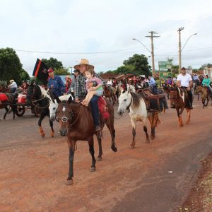 Prefeitura inicia comemorações pelo aniversário de Santa Vitória no distrito de Perdilândia (167) Prefeitura inicia comemorações pelo aniversário de Santa Vitória no distrito de Perdilândia (167)