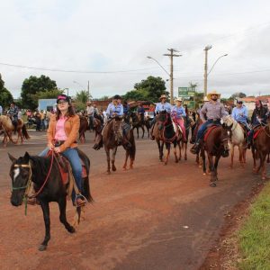 Prefeitura inicia comemorações pelo aniversário de Santa Vitória no distrito de Perdilândia (169) Prefeitura inicia comemorações pelo aniversário de Santa Vitória no distrito de Perdilândia (169)