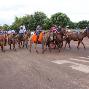 Prefeitura inicia comemorações pelo aniversário de Santa Vitória no distrito de Perdilândia (181) Prefeitura inicia comemorações pelo aniversário de Santa Vitória no distrito de Perdilândia (181)