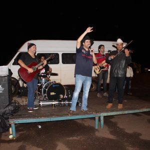 Prefeitura inicia comemorações pelo aniversário de Santa Vitória no distrito de Perdilândia (197) Prefeitura inicia comemorações pelo aniversário de Santa Vitória no distrito de Perdilândia (197)