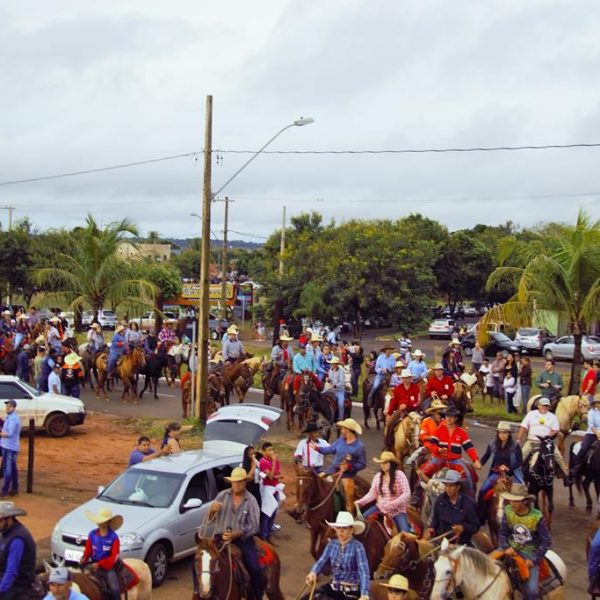 Prefeitura inicia comemorações pelo aniversário de Santa Vitória no distrito de Perdilândia (2) Prefeitura inicia comemorações pelo aniversário de Santa Vitória no distrito de Perdilândia (2)