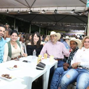 Prefeitura inicia comemorações pelo aniversário de Santa Vitória no distrito de Perdilândia (225) Prefeitura inicia comemorações pelo aniversário de Santa Vitória no distrito de Perdilândia (225)