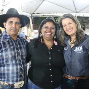 Prefeitura inicia comemorações pelo aniversário de Santa Vitória no distrito de Perdilândia (244) Prefeitura inicia comemorações pelo aniversário de Santa Vitória no distrito de Perdilândia (244)