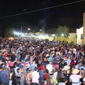 Prefeitura inicia comemorações pelo aniversário de Santa Vitória no distrito de Perdilândia (296) Prefeitura inicia comemorações pelo aniversário de Santa Vitória no distrito de Perdilândia (296)