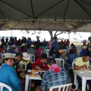 Prefeitura inicia comemorações pelo aniversário de Santa Vitória no distrito de Perdilândia (332) Prefeitura inicia comemorações pelo aniversário de Santa Vitória no distrito de Perdilândia (332)