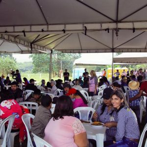 Prefeitura inicia comemorações pelo aniversário de Santa Vitória no distrito de Perdilândia (334) Prefeitura inicia comemorações pelo aniversário de Santa Vitória no distrito de Perdilândia (334)