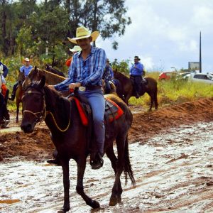 Prefeitura inicia comemorações pelo aniversário de Santa Vitória no distrito de Perdilândia (353) Prefeitura inicia comemorações pelo aniversário de Santa Vitória no distrito de Perdilândia (353)