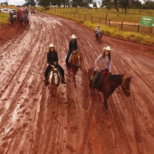 Prefeitura inicia comemorações pelo aniversário de Santa Vitória no distrito de Perdilândia (46) Prefeitura inicia comemorações pelo aniversário de Santa Vitória no distrito de Perdilândia (46)