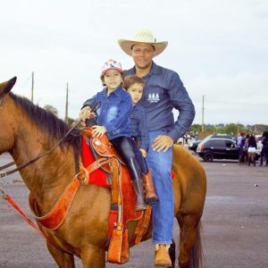 Prefeitura inicia comemorações pelo aniversário de Santa Vitória no distrito de Perdilândia (5) Prefeitura inicia comemorações pelo aniversário de Santa Vitória no distrito de Perdilândia (5)