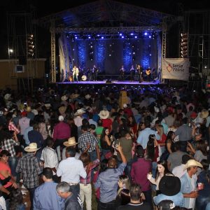 Prefeitura inicia comemorações pelo aniversário de Santa Vitória no distrito de Perdilândia (72) Prefeitura inicia comemorações pelo aniversário de Santa Vitória no distrito de Perdilândia (72)