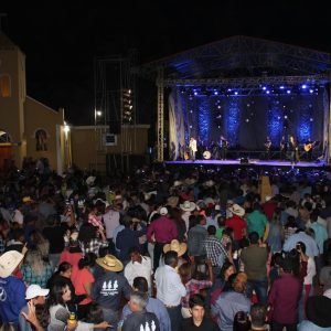 Prefeitura inicia comemorações pelo aniversário de Santa Vitória no distrito de Perdilândia (73) Prefeitura inicia comemorações pelo aniversário de Santa Vitória no distrito de Perdilândia (73)