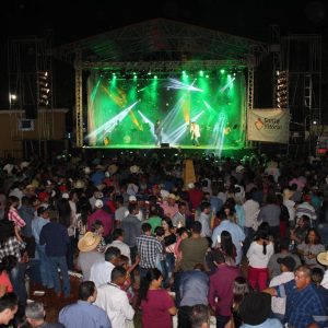 Prefeitura inicia comemorações pelo aniversário de Santa Vitória no distrito de Perdilândia (74) Prefeitura inicia comemorações pelo aniversário de Santa Vitória no distrito de Perdilândia (74)