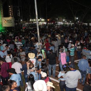 Prefeitura inicia comemorações pelo aniversário de Santa Vitória no distrito de Perdilândia (75) Prefeitura inicia comemorações pelo aniversário de Santa Vitória no distrito de Perdilândia (75)