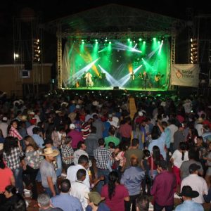 Prefeitura inicia comemorações pelo aniversário de Santa Vitória no distrito de Perdilândia (76) Prefeitura inicia comemorações pelo aniversário de Santa Vitória no distrito de Perdilândia (76)