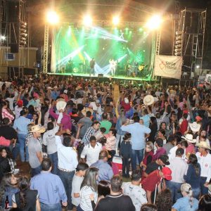 Prefeitura inicia comemorações pelo aniversário de Santa Vitória no distrito de Perdilândia (83) Prefeitura inicia comemorações pelo aniversário de Santa Vitória no distrito de Perdilândia (83)