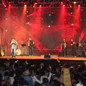 Prefeitura inicia comemorações pelo aniversário de Santa Vitória no distrito de Perdilândia (84) Prefeitura inicia comemorações pelo aniversário de Santa Vitória no distrito de Perdilândia (84)