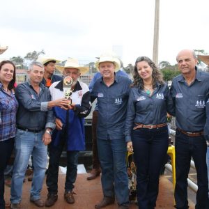 Prefeitura inicia comemorações pelo aniversário de Santa Vitória no distrito de Perdilândia (9) Prefeitura inicia comemorações pelo aniversário de Santa Vitória no distrito de Perdilândia (9)