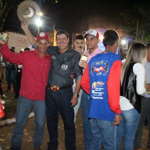 Prefeitura inicia comemorações pelo aniversário de Santa Vitória no distrito de Perdilândia (94) Prefeitura inicia comemorações pelo aniversário de Santa Vitória no distrito de Perdilândia (94)