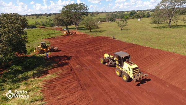 Prefeitura realiza melhorias em estradas rurais visando a segurança do público da 12ª Cavalgada (4)