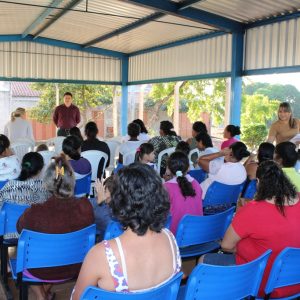 Jovens e adultos no mercado de trabalho é tema da reunião mensal do Bolsa Família no CRAS do BDA Jovens e adultos no mercado de trabalho é tema da reunião mensal do Bolsa Família no CRAS do BDA