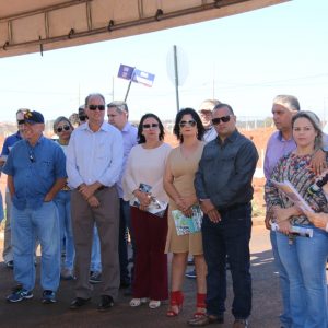 Prefeito Salim Curi e vice Renato entregam realizações no aniversário de Santa Vitória (10)