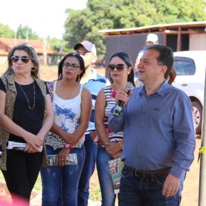 Prefeito Salim Curi e vice Renato entregam realizações no aniversário de Santa Vitória (13)