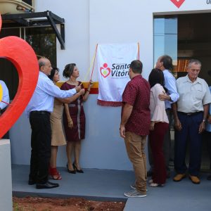 Prefeito Salim Curi e vice Renato entregam realizações no aniversário de Santa Vitória (19)