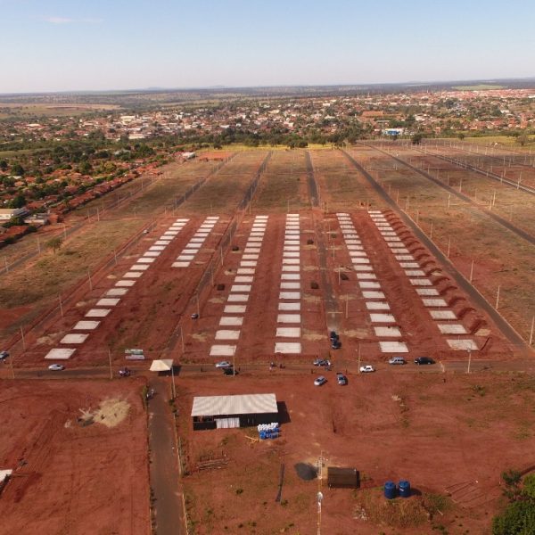 Prefeito Salim Curi e vice Renato entregam realizações no aniversário de Santa Vitória (2)