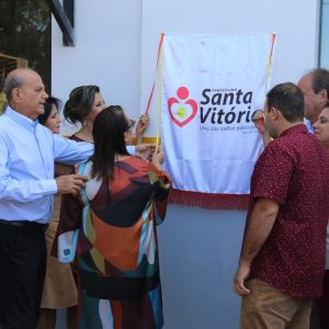 Prefeito Salim Curi e vice Renato entregam realizações no aniversário de Santa Vitória (20)