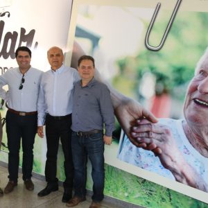 Prefeito Salim Curi e vice Renato entregam realizações no aniversário de Santa Vitória (28)