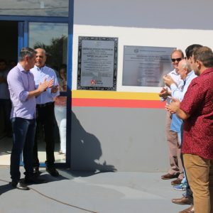 Prefeito Salim Curi e vice Renato entregam realizações no aniversário de Santa Vitória (30)