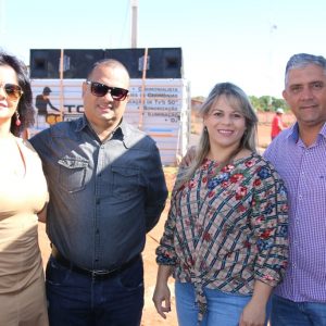 Prefeito Salim Curi e vice Renato entregam realizações no aniversário de Santa Vitória (4)