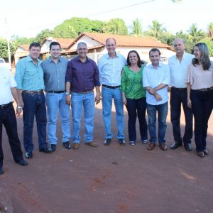 Prefeito Salim Curi inaugura obras importantes no Distrito de Chaveslândia na Solenidade dos 70 anos de Santa Vitória (10) Prefeito Salim Curi inaugura obras importantes no Distrito de Chaveslândia na Solenidade dos 70 anos de Santa Vitória (10)