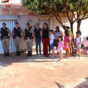 Prefeito Salim Curi inaugura obras importantes no Distrito de Chaveslândia na Solenidade dos 70 anos de Santa Vitória (11) Prefeito Salim Curi inaugura obras importantes no Distrito de Chaveslândia na Solenidade dos 70 anos de Santa Vitória (11)