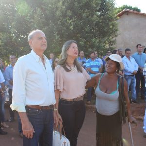 Prefeito Salim Curi inaugura obras importantes no Distrito de Chaveslândia na Solenidade dos 70 anos de Santa Vitória (13) Prefeito Salim Curi inaugura obras importantes no Distrito de Chaveslândia na Solenidade dos 70 anos de Santa Vitória (13)