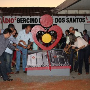 Prefeito Salim Curi inaugura obras importantes no Distrito de Chaveslândia na Solenidade dos 70 anos de Santa Vitória (36) Prefeito Salim Curi inaugura obras importantes no Distrito de Chaveslândia na Solenidade dos 70 anos de Santa Vitória (36)