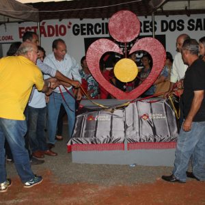 Prefeito Salim Curi inaugura obras importantes no Distrito de Chaveslândia na Solenidade dos 70 anos de Santa Vitória (37) Prefeito Salim Curi inaugura obras importantes no Distrito de Chaveslândia na Solenidade dos 70 anos de Santa Vitória (37)