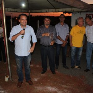 Prefeito Salim Curi inaugura obras importantes no Distrito de Chaveslândia na Solenidade dos 70 anos de Santa Vitória (41) Prefeito Salim Curi inaugura obras importantes no Distrito de Chaveslândia na Solenidade dos 70 anos de Santa Vitória (41)