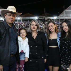 Prefeitura celebra os 70 anos do Município, e em parceria com o Sindicato Rural promove 38ª EXPOSANTA em grande estilo (139)