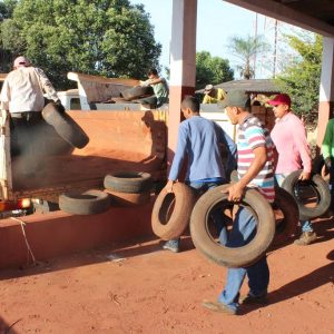 Prefeitura inicia Mutirão de Limpeza nas dependências do Santa Vitória Clube (10) Prefeitura inicia Mutirão de Limpeza nas dependências do Santa Vitória Clube (10)