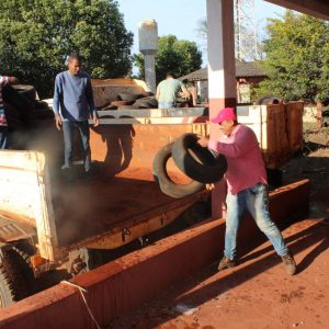 Prefeitura inicia Mutirão de Limpeza nas dependências do Santa Vitória Clube (11) Prefeitura inicia Mutirão de Limpeza nas dependências do Santa Vitória Clube (11)