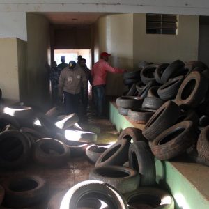 Prefeitura inicia Mutirão de Limpeza nas dependências do Santa Vitória Clube (21) Prefeitura inicia Mutirão de Limpeza nas dependências do Santa Vitória Clube (21)