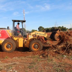 Prefeitura inicia Mutirão de Limpeza nas dependências do Santa Vitória Clube (30) Prefeitura inicia Mutirão de Limpeza nas dependências do Santa Vitória Clube (30)