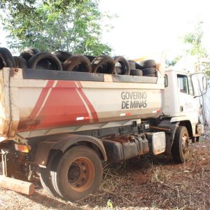 Prefeitura inicia Mutirão de Limpeza nas dependências do Santa Vitória Clube (32) Prefeitura inicia Mutirão de Limpeza nas dependências do Santa Vitória Clube (32)
