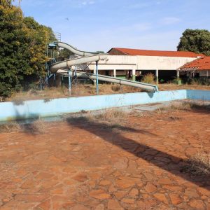 Prefeitura inicia Mutirão de Limpeza nas dependências do Santa Vitória Clube (35) Prefeitura inicia Mutirão de Limpeza nas dependências do Santa Vitória Clube (35)