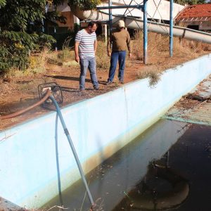 Prefeitura inicia Mutirão de Limpeza nas dependências do Santa Vitória Clube (43) Prefeitura inicia Mutirão de Limpeza nas dependências do Santa Vitória Clube (43)