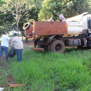 Prefeitura inicia Mutirão de Limpeza nas dependências do Santa Vitória Clube (7) Prefeitura inicia Mutirão de Limpeza nas dependências do Santa Vitória Clube (7)