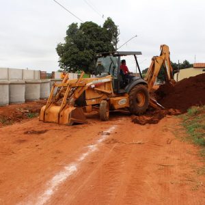 Prefeitura inicia obras de drenagem pluvial e pavimentação asfáltica no Bairro Brasil (10)