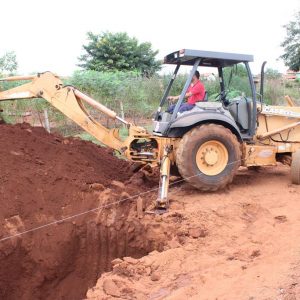 Prefeitura inicia obras de drenagem pluvial e pavimentação asfáltica no Bairro Brasil (11)