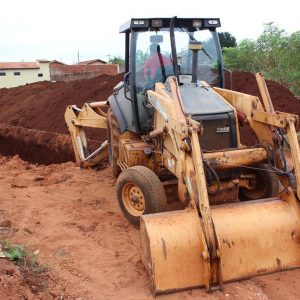 Prefeitura inicia obras de drenagem pluvial e pavimentação asfáltica no Bairro Brasil (13)
